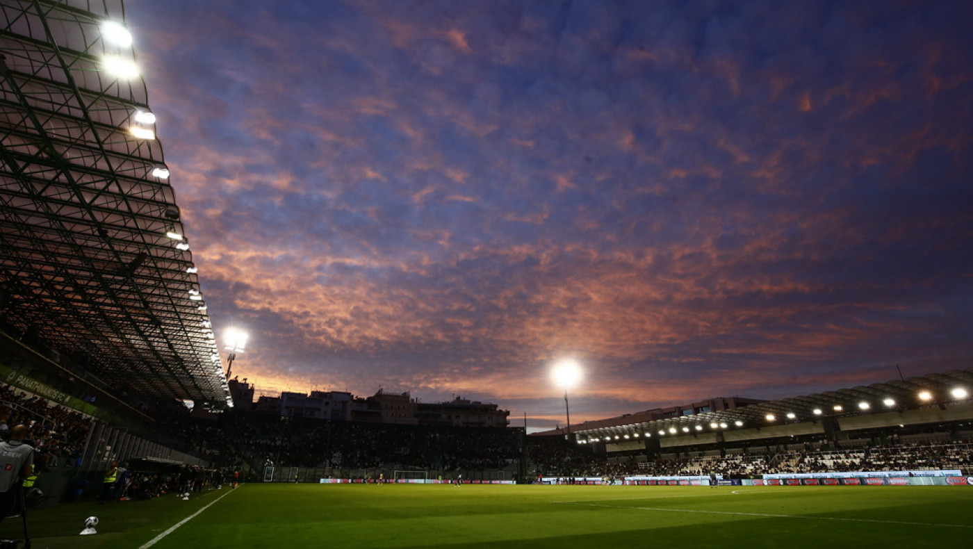 Σύλληψη γονιού γιατί έδωσε φωτοβολίδες στον ανήλικο γιο του: Τις χρησιμοποίησε στο Παναθηναϊκός-Αστέρας!