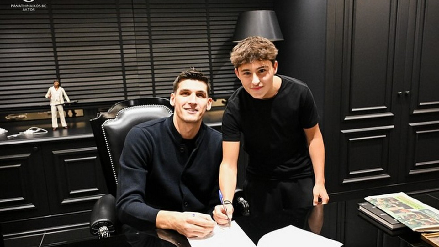 Ντίνος Μήτογλου: «Οικογένεια ο Γιαννακόπουλος»