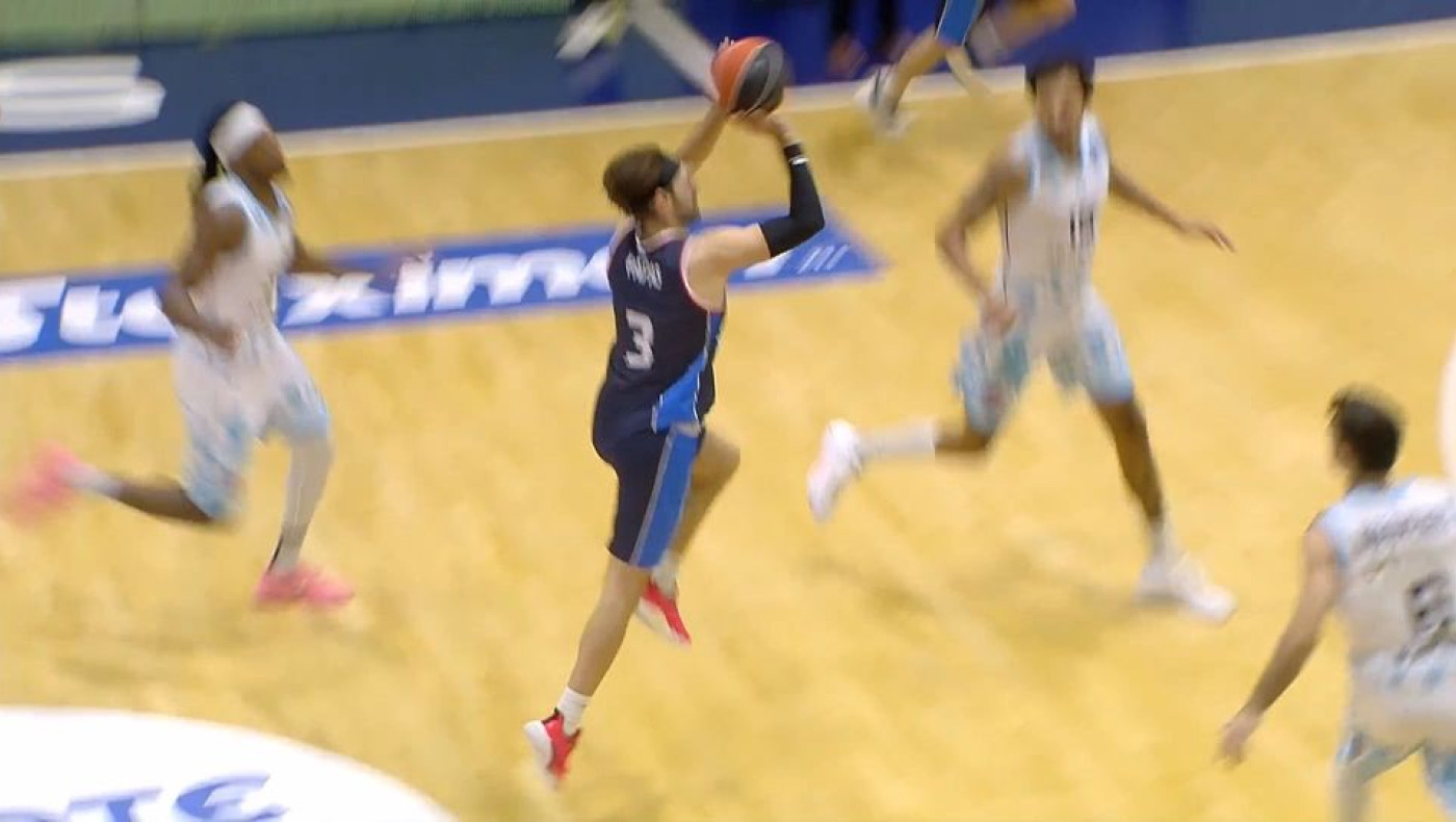 Κολοσσός-Πανιώνιος: Το ασύλληπτο buzzer beater του Πάπας σχεδόν από το κέντρο!