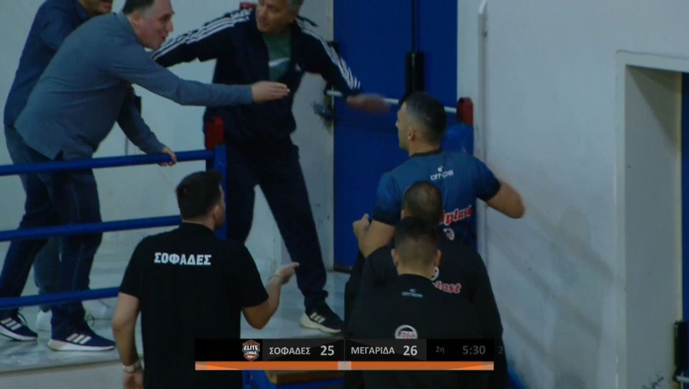 Διακοπή για υβριστικά συνθήματα στο Σοφάδες-Μεγαρίδα: Οι διαιτητές ήθελαν να φύγουν από το γήπεδο