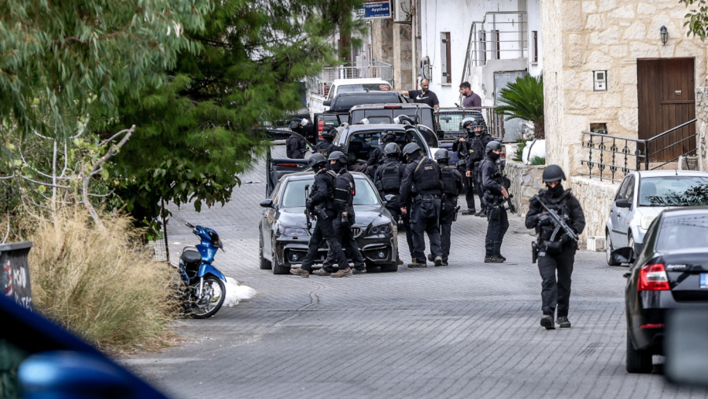 Μακελειό στα Βορίζια: Διπλή έρευνα για τη βόμβα και τα όπλα