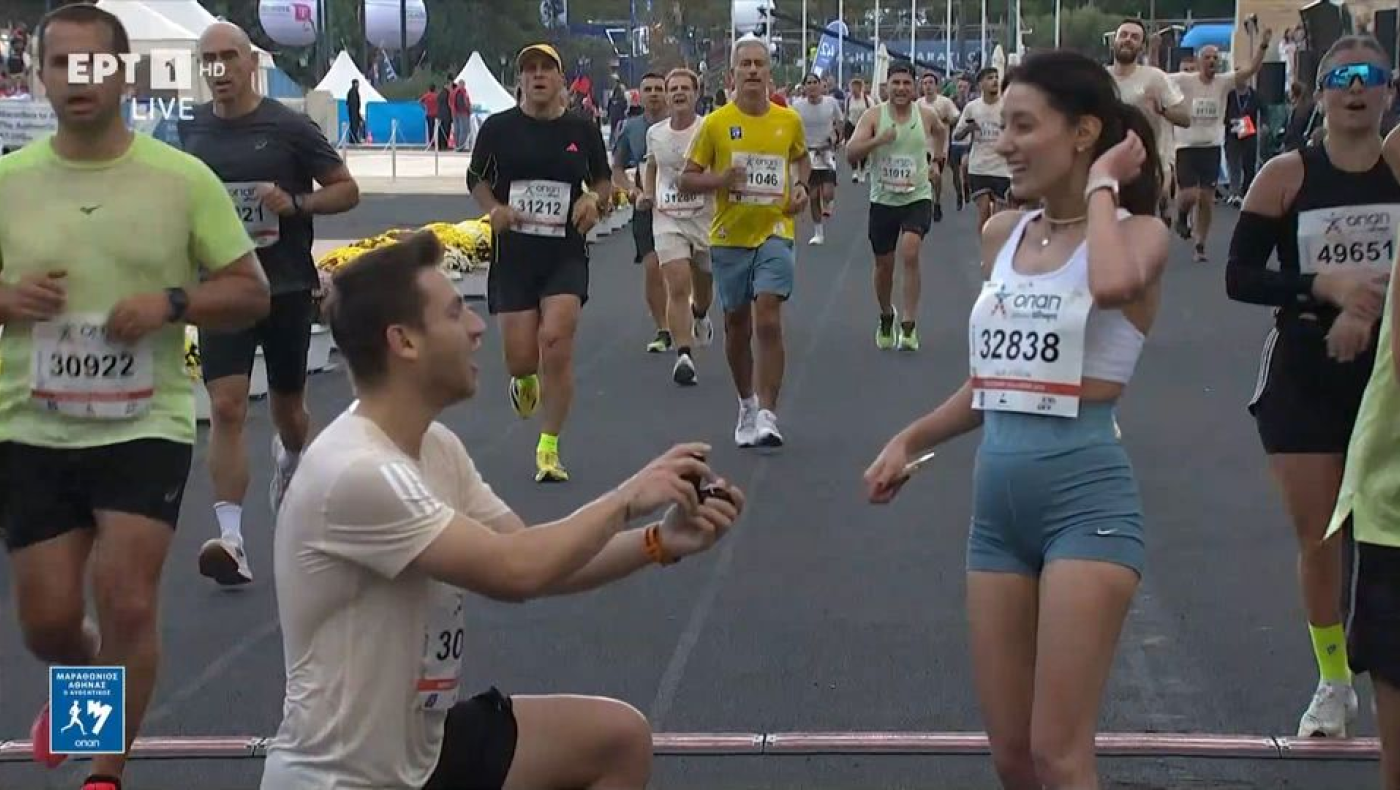 Μαραθώνιος: Τερμάτισε, γονάτισε και έβγαλε... δαχτυλίδι!