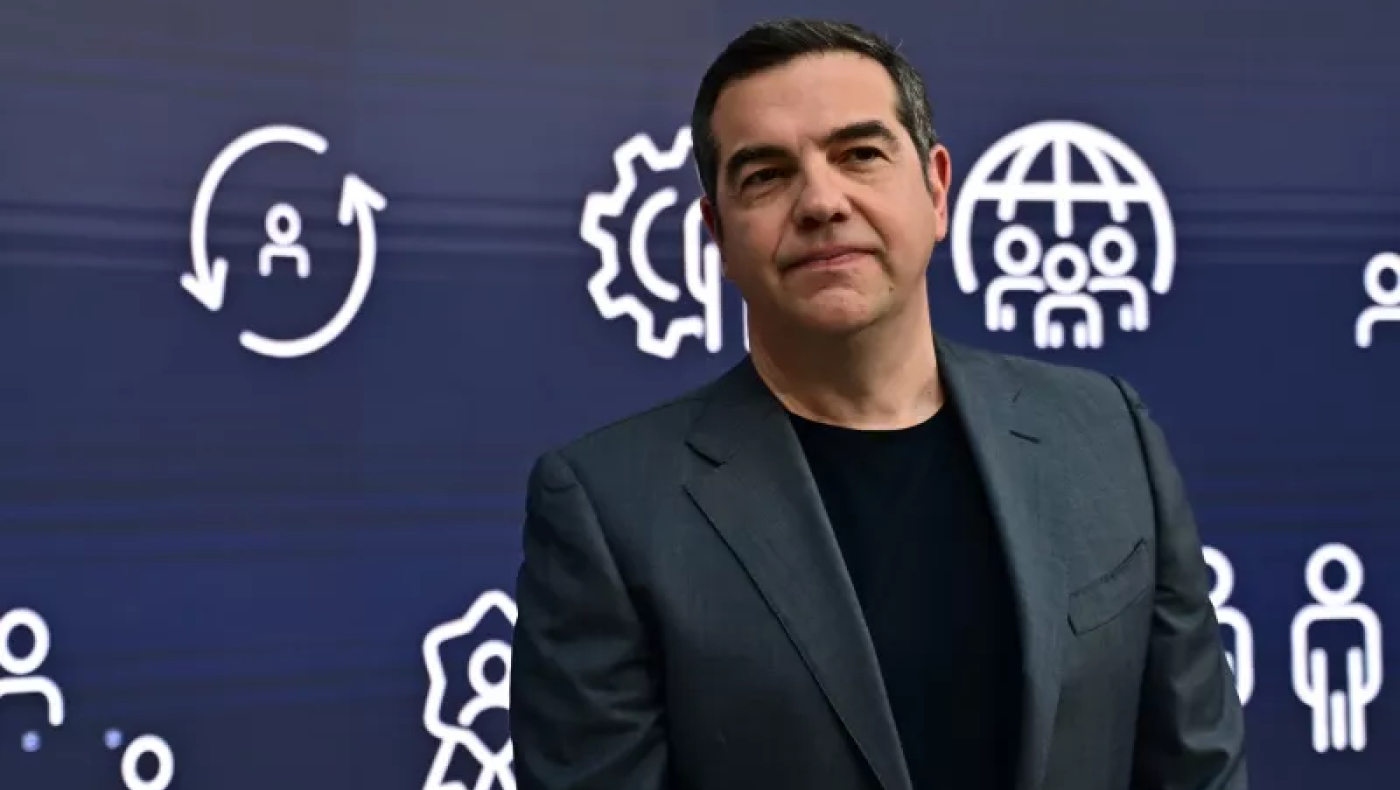 «Συγγνώμη» Τσίπρα σε καναλάρχες για τις άδειες: «Επιθετική και λάθος η διαδικασία»