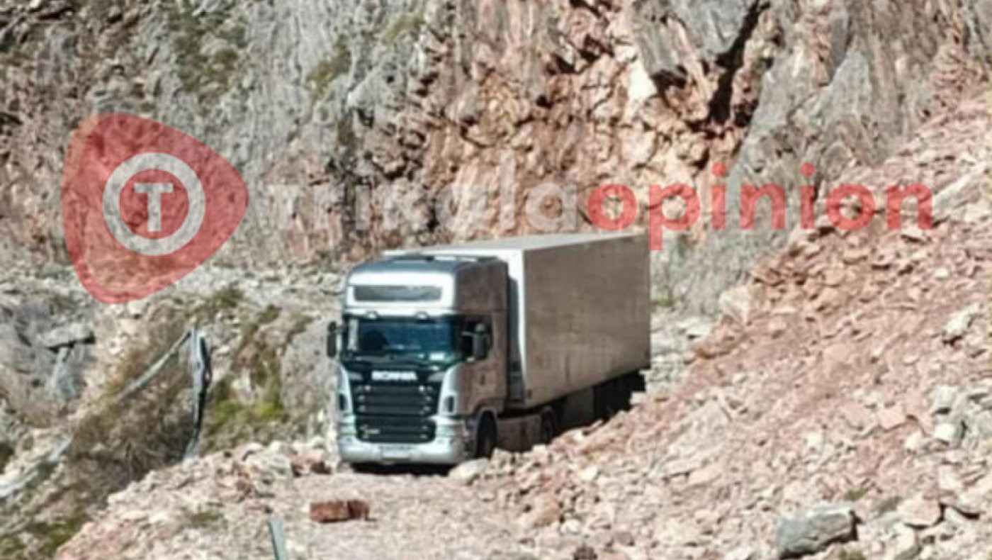 Τρίκαλα: Νταλικέρης σφήνωσε σε χωματόδρομο λόγω GPS