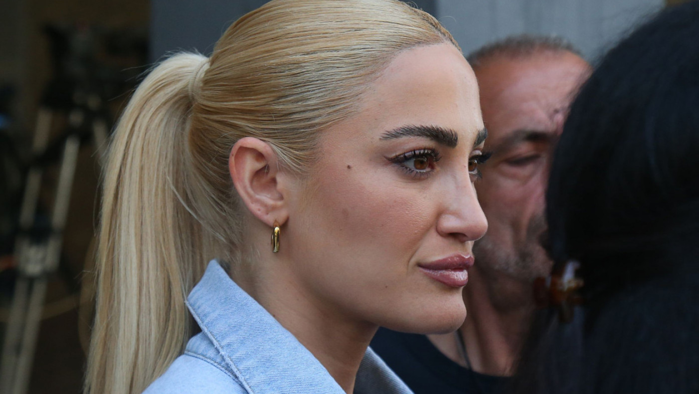 Τούνη: Η στιγμή που ζητά να διώξουν τον άνδρα που καταδικάστηκε για το revenge porn