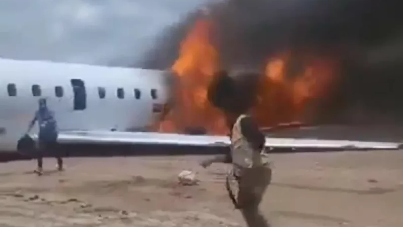 Κονγκό: Αεροπλάνο πήρε φωτιά στην προσγείωση-Σώθηκαν όλοι οι επιβάτες (vid)