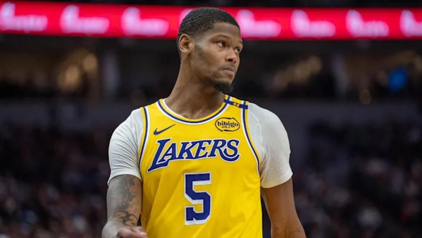 Αυτός είναι ο Καμ Ρέντις που... βάζει τη φανέλα του ΠΑΟΚ