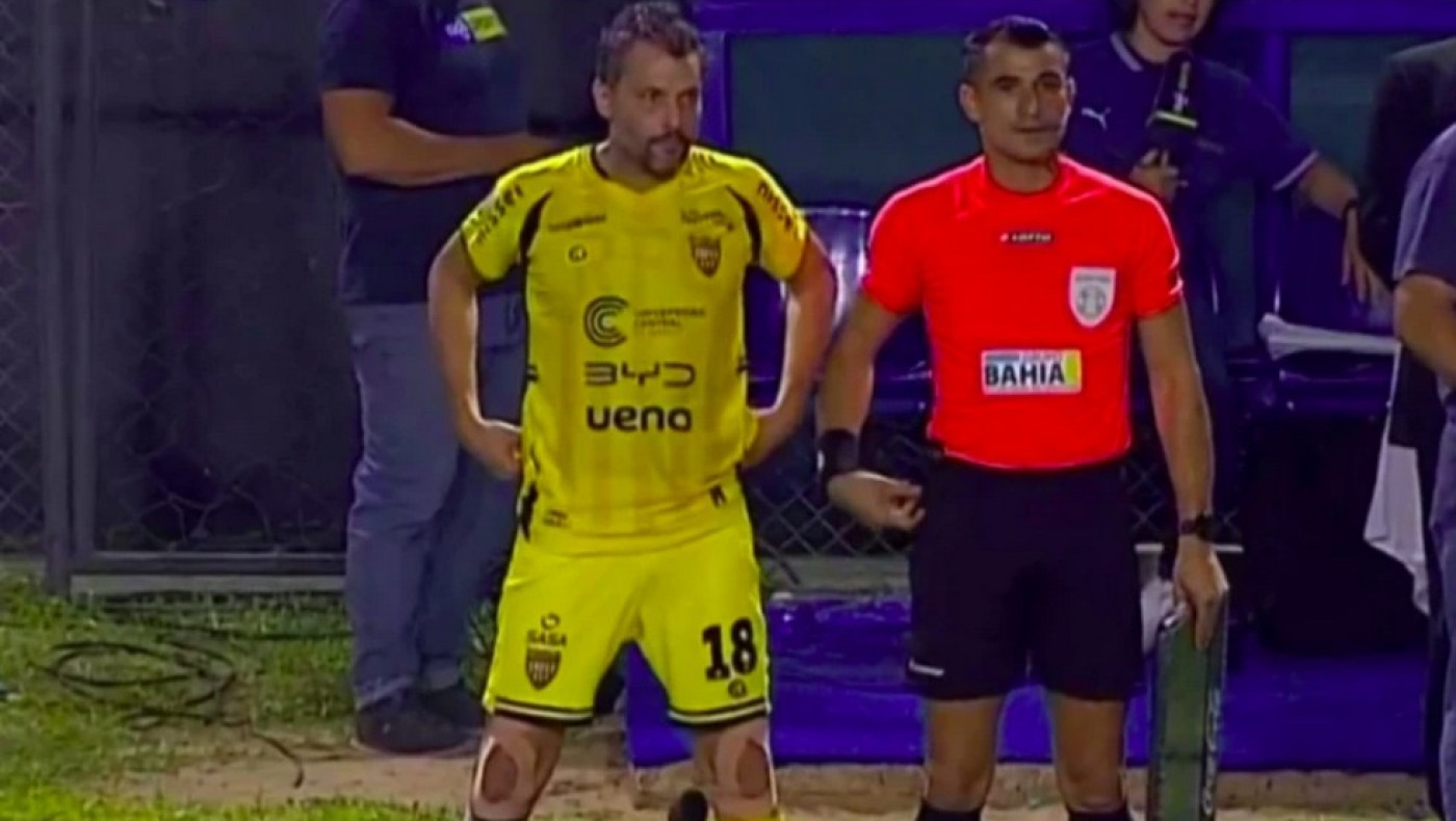 Παραγουάη: Πρόεδρος έδωσε... χαρτάκι και μπήκε αλλαγή