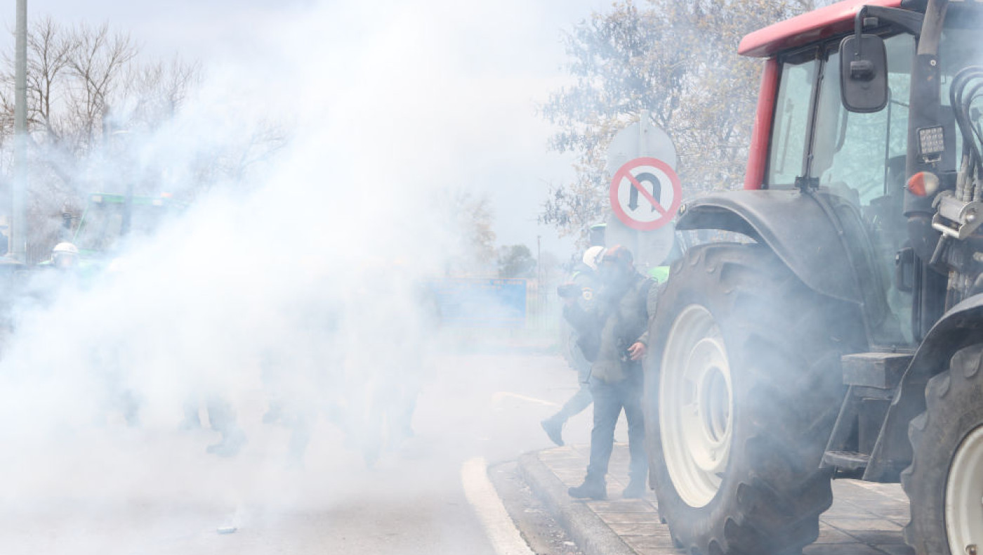 Νέο VIDEO-Τρακτέρ κάνει όπισθεν με υπερβολική ταχύτητα: «Πάτα τον»