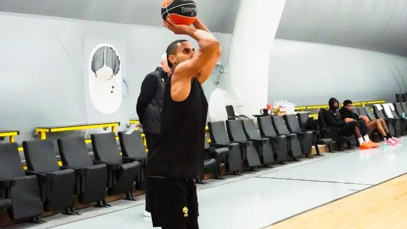 ΑΕΚ-Κλαβέλ: Υπέστη εξάρθρωση ώμου στην πρώτη προπόνηση!