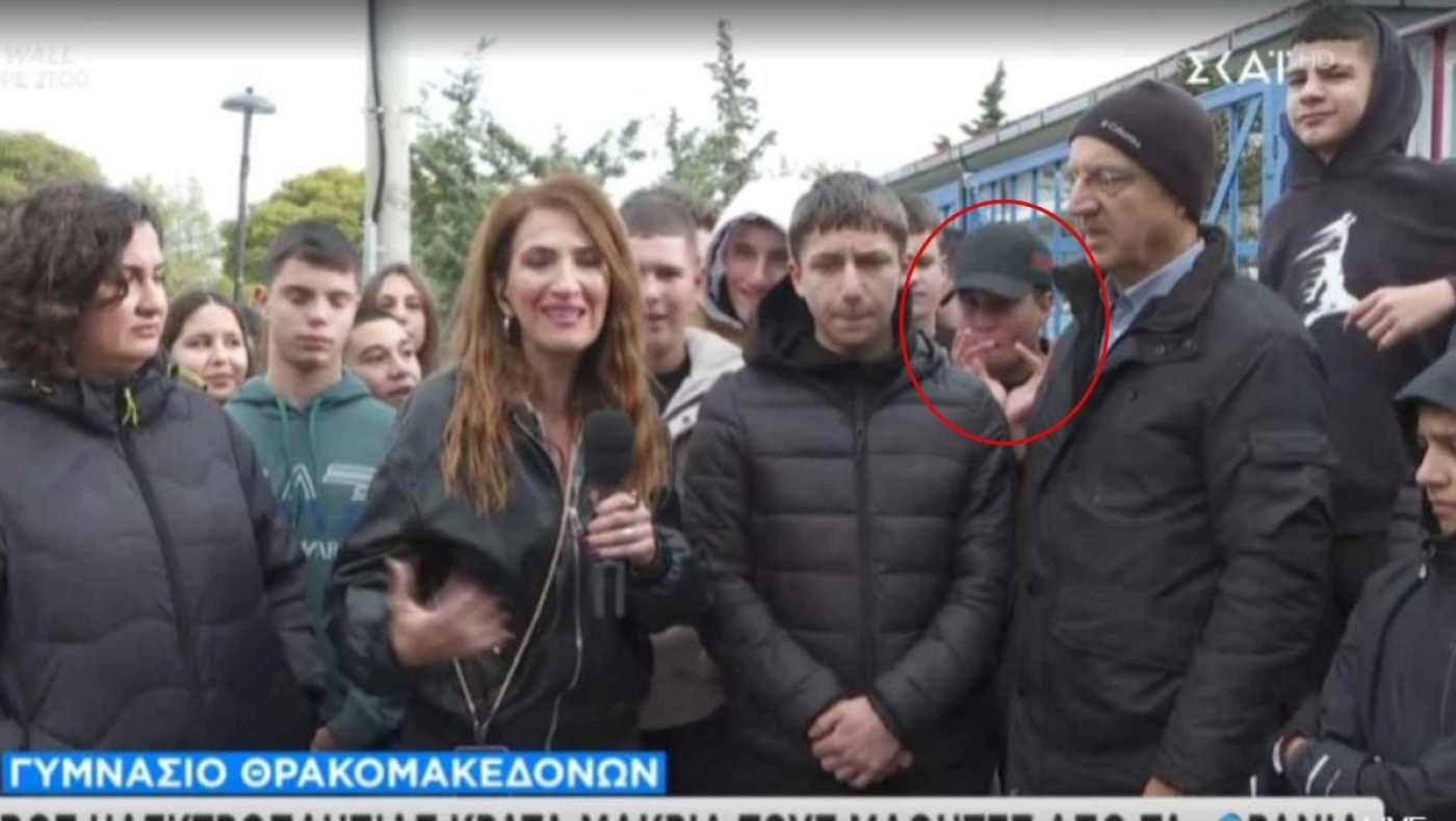 Έξαλλος ο Κούτρας με πιτσιρικά που έκανε χειρονομίες στην κάμερα