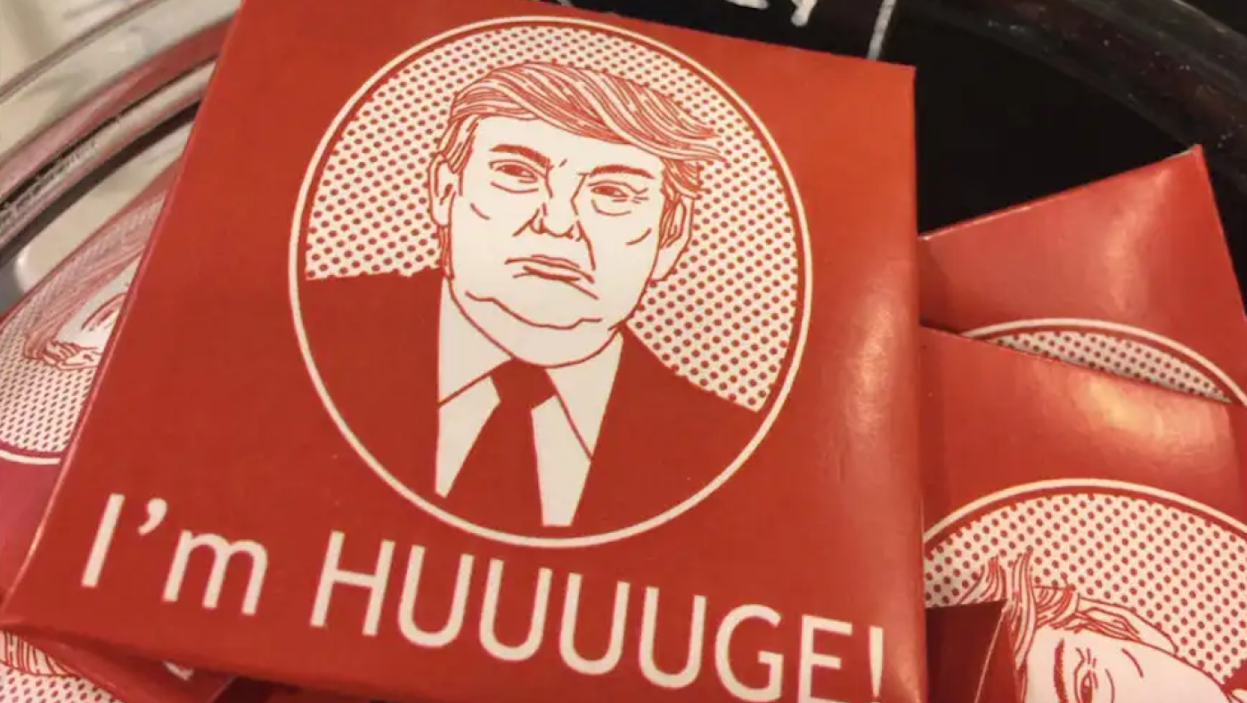 Επστάιν: Ποιους καίνε οι νέες φωτογραφίες-Το καρέ με τα προφυλακτικά και τον Τραμπ