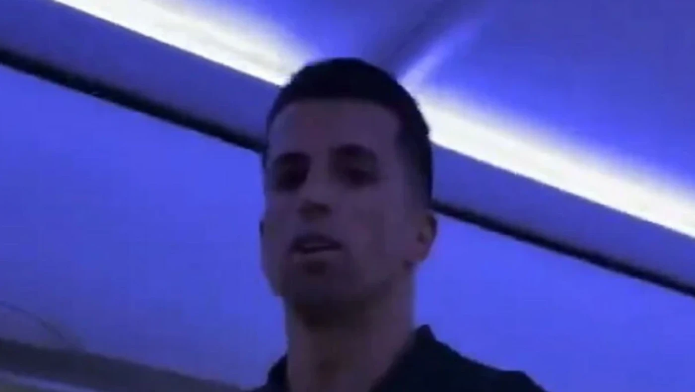 Ο Κανσέλο έγινε viral: Επιτέθηκε σε επιβάτη μέσα στο αεροπλάνο