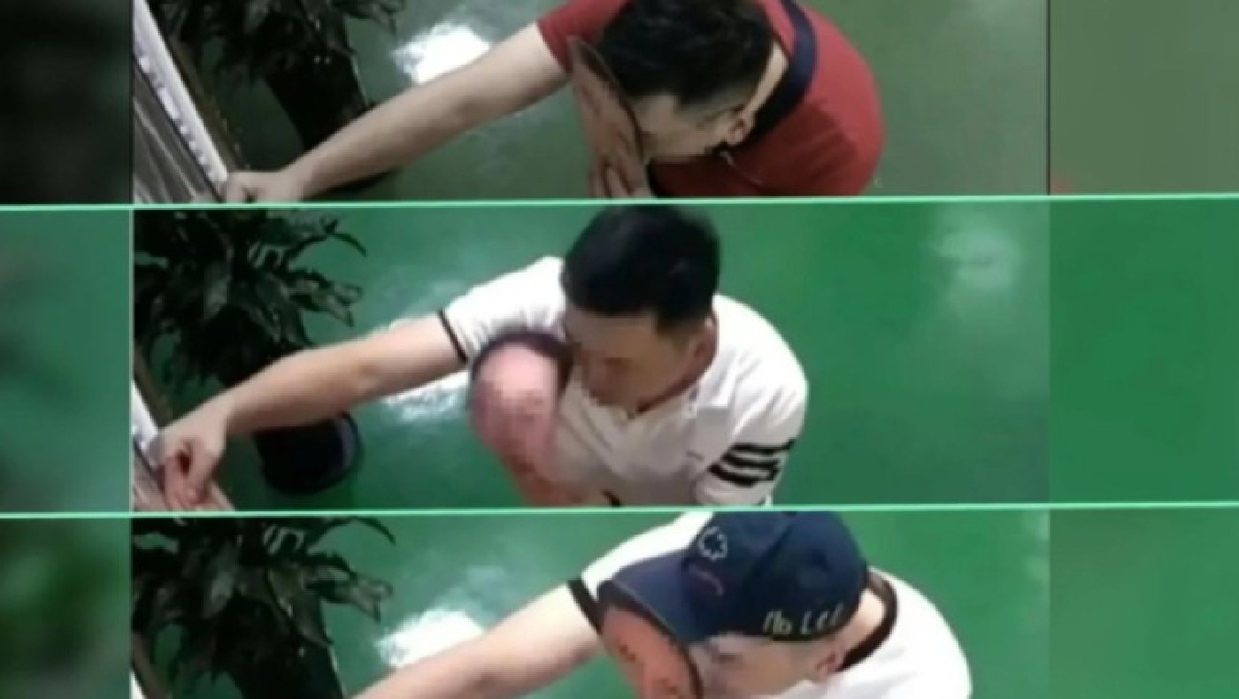 Σκάνδαλο στην Κίνα: Εργαζόμενοι «χτυπούσαν κάρτα» με εκτυπωμένες μάσκες προσώπων!