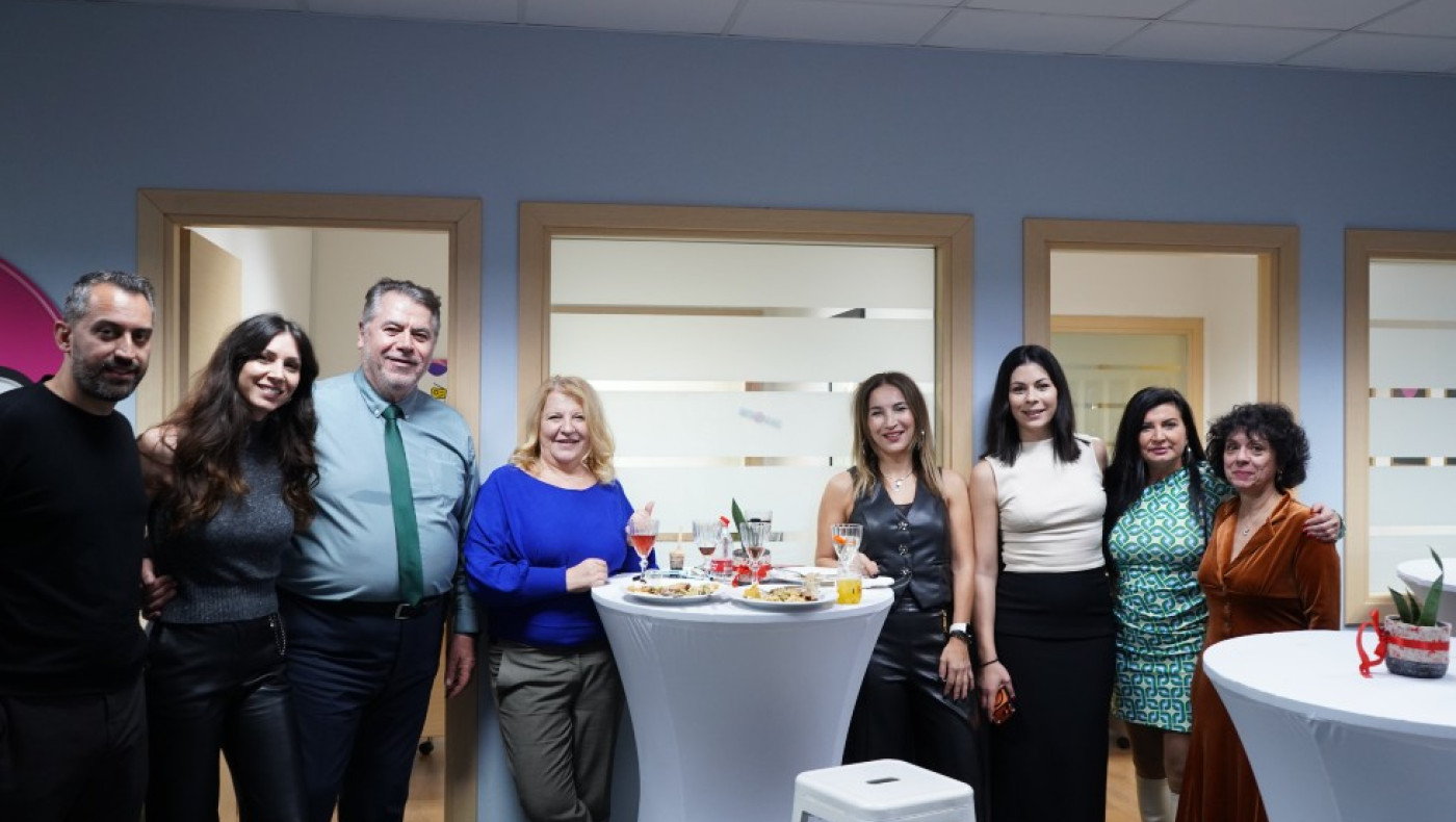 Metromedia Christmas Party: Μια μέρα γεμάτη λάμψη, κέφι και... «Disco Tech» από Ραπτόπουλο