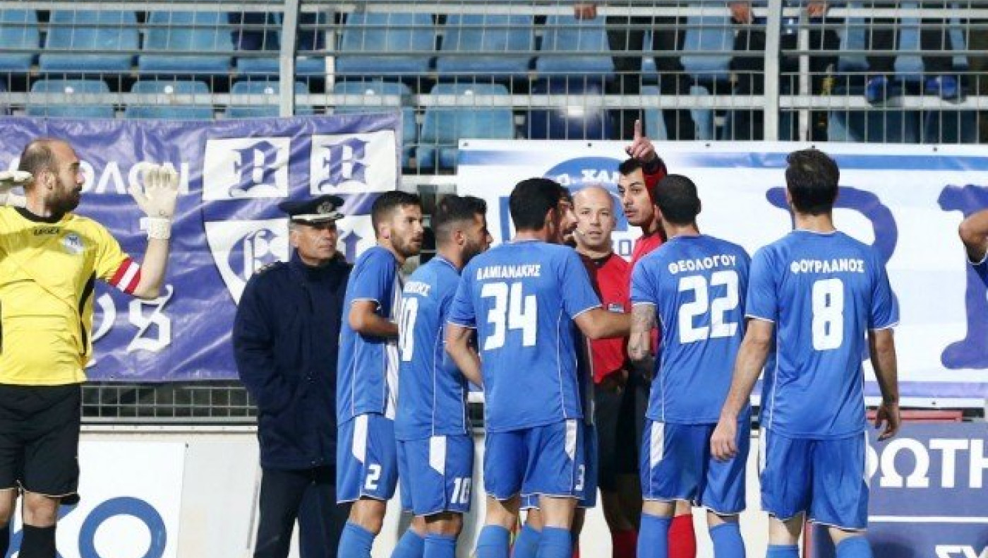Ο παίκτης του Ολυμπιακού που... τον «τρόλαρε» ο διαιτητής
