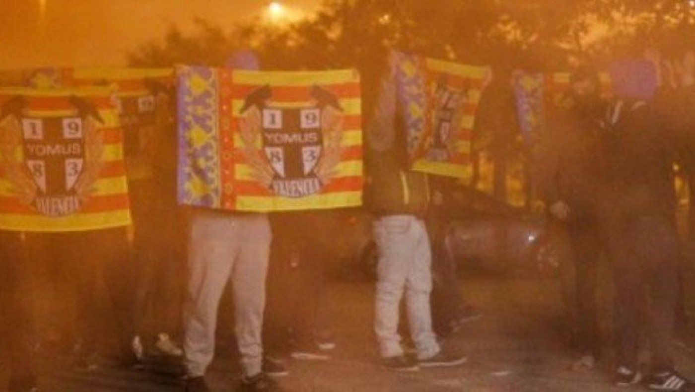 Εξαγριωμένοι οπαδοί της Βαλένθια «ορμούν» στους παίκτες (vid)
