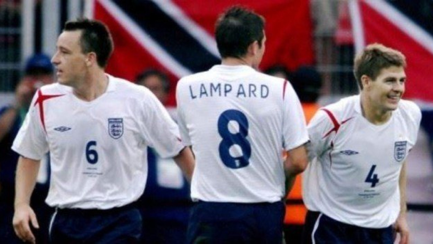 Πόστο σε Τζέραρντ, Λάμπαρντ, Τέρι δίνει                       η Αγγλία