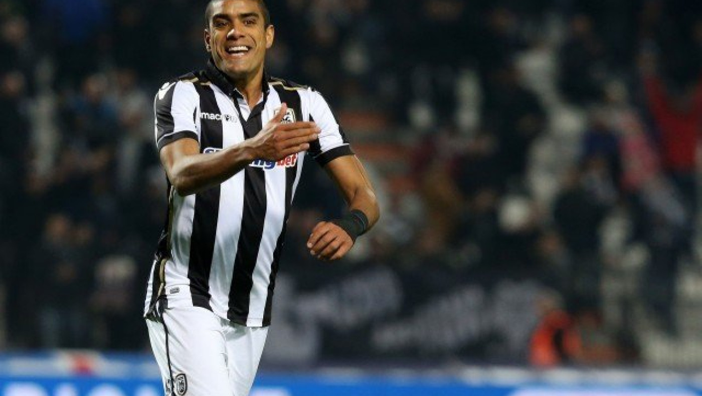 Εναν         Μάτος       σε       κάθε        γραμμή