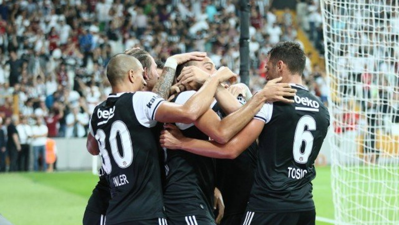 Στο χέρι της                              Μπεσικτάς