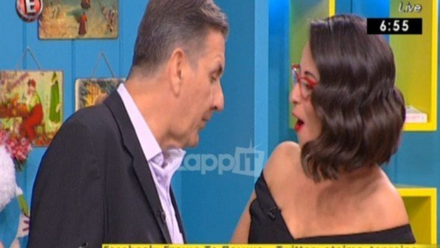 Ο Θαναηλάκης «έφτυσε»... το μπούστο της Νανάς Ηλιοπούλου! (ΒΙΝΤΕΟ)