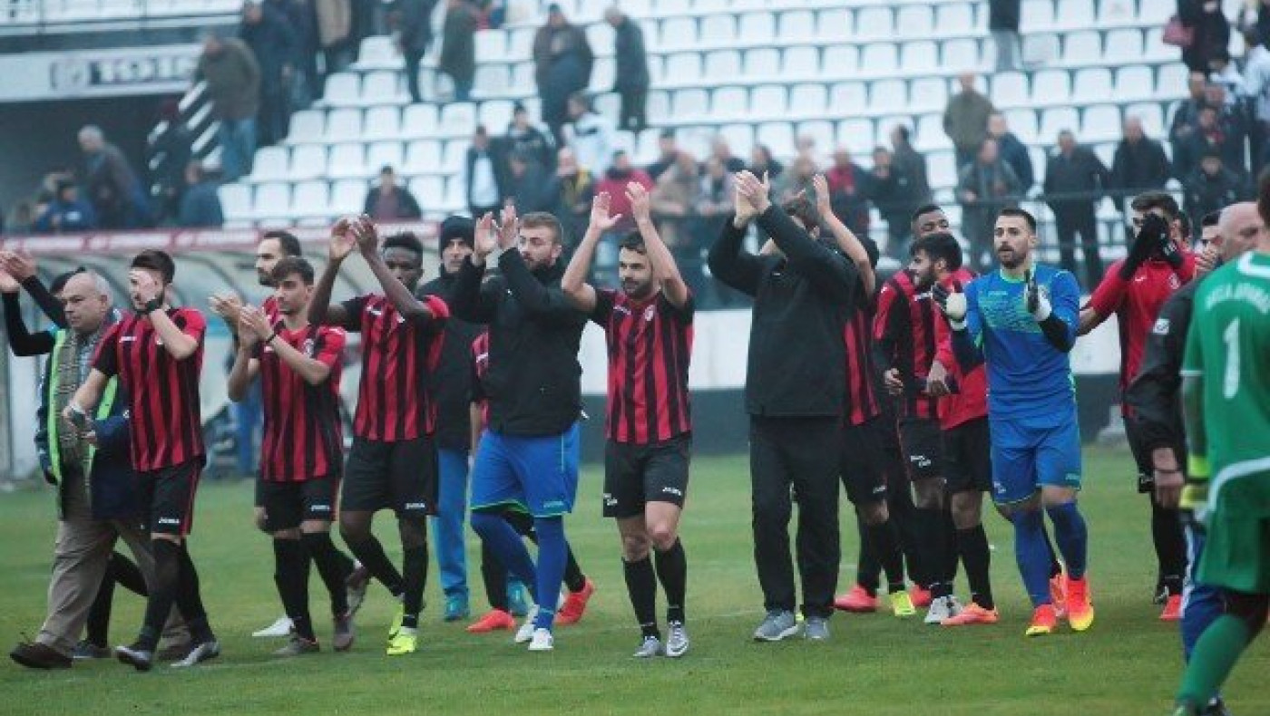 Ο Απόλλωνας μιλάει                 -μόνο- στο γήπεδο…