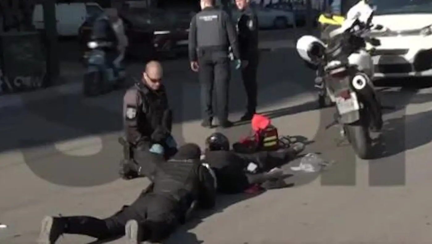 Αστυνομικός «ξάπλωσε» στην Πατησίων για να σώσει τραυματία!