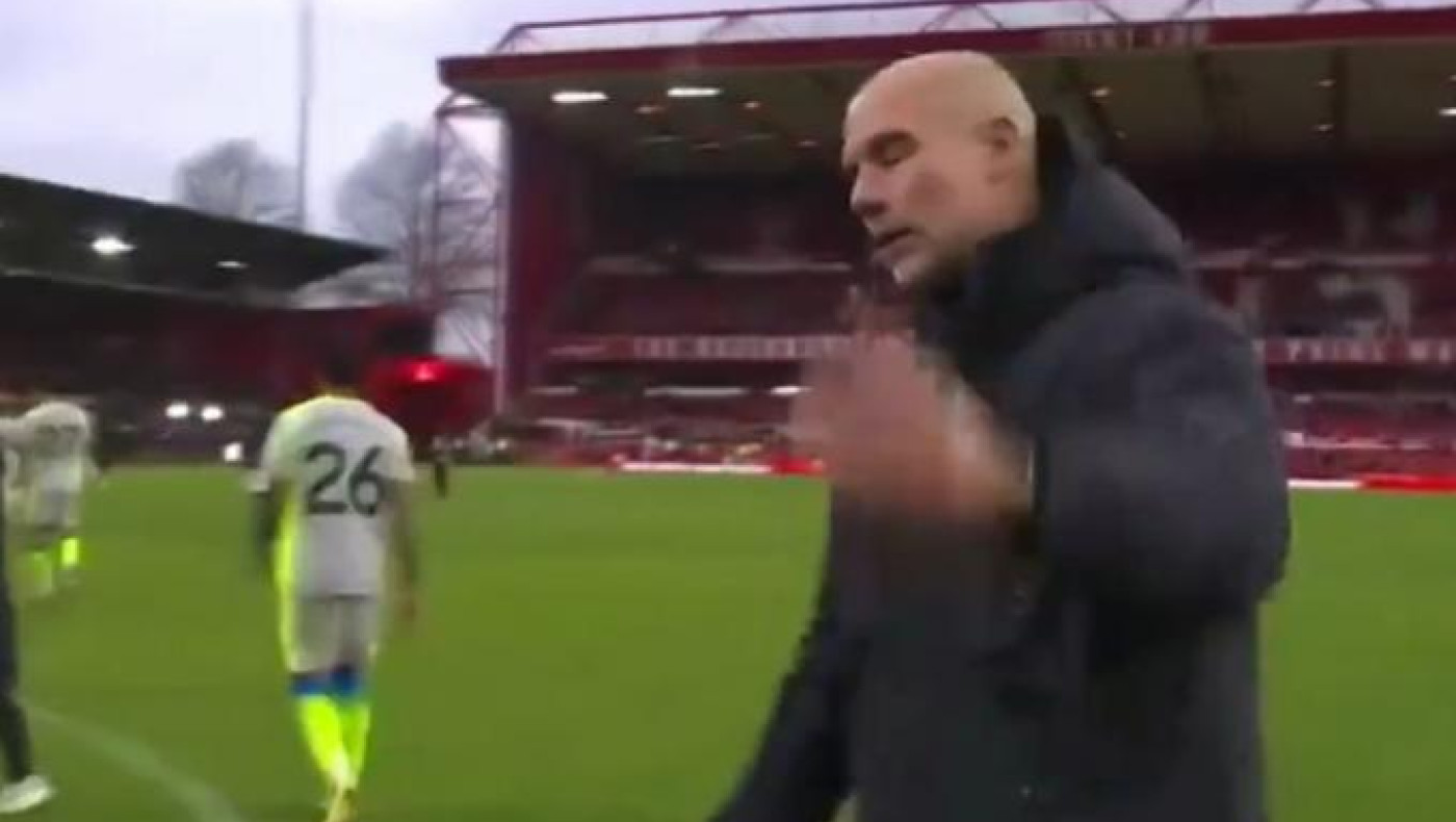 Το viral... πείραγμα του Γκουαρντιόλα στον κάμεραμάν μετά τη νίκη κόντρα στη Νότιγχαμ