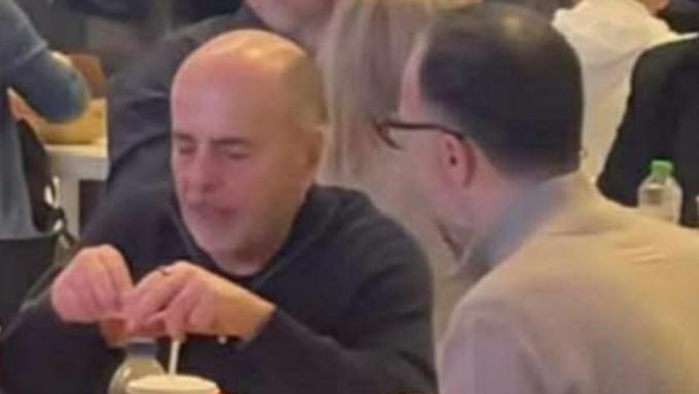 Ο Γιάννης Αλαφούζος «τσίμπησε» στα KFC!