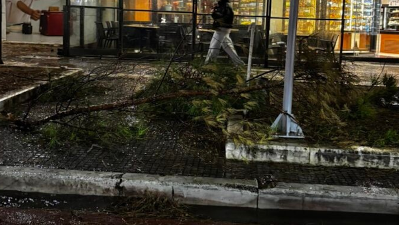 Αλεξανδρούπολη: Οι άνεμοι έπιασαν τα 150 χλμ!