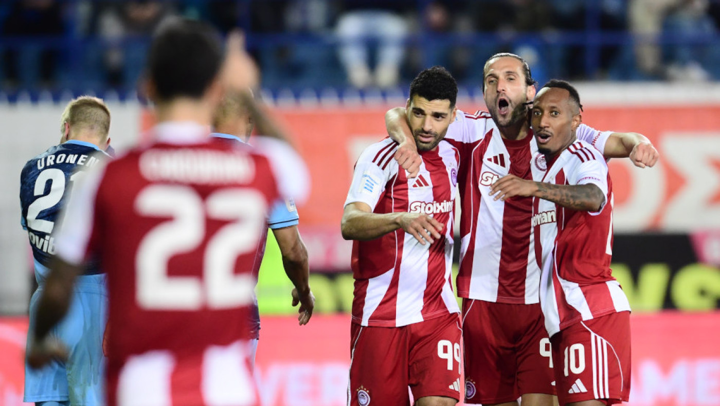 Ο Ολυμπιακός πάτησε κορυφή με διπλό στο Περιστέρι