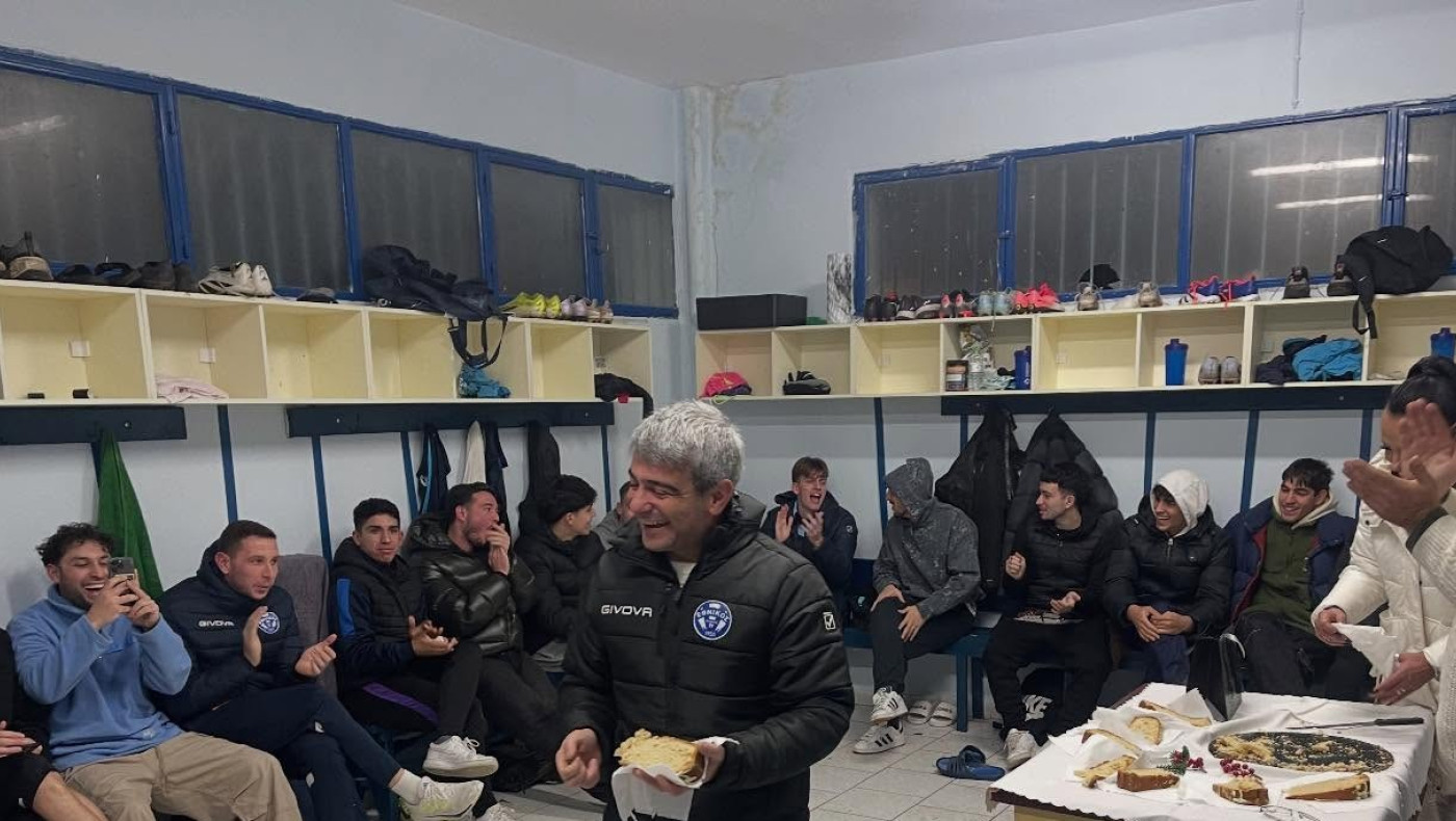 Οικογενειακό κλίμα στην κοπή της πίτας του Εθνικού Πυλαίας