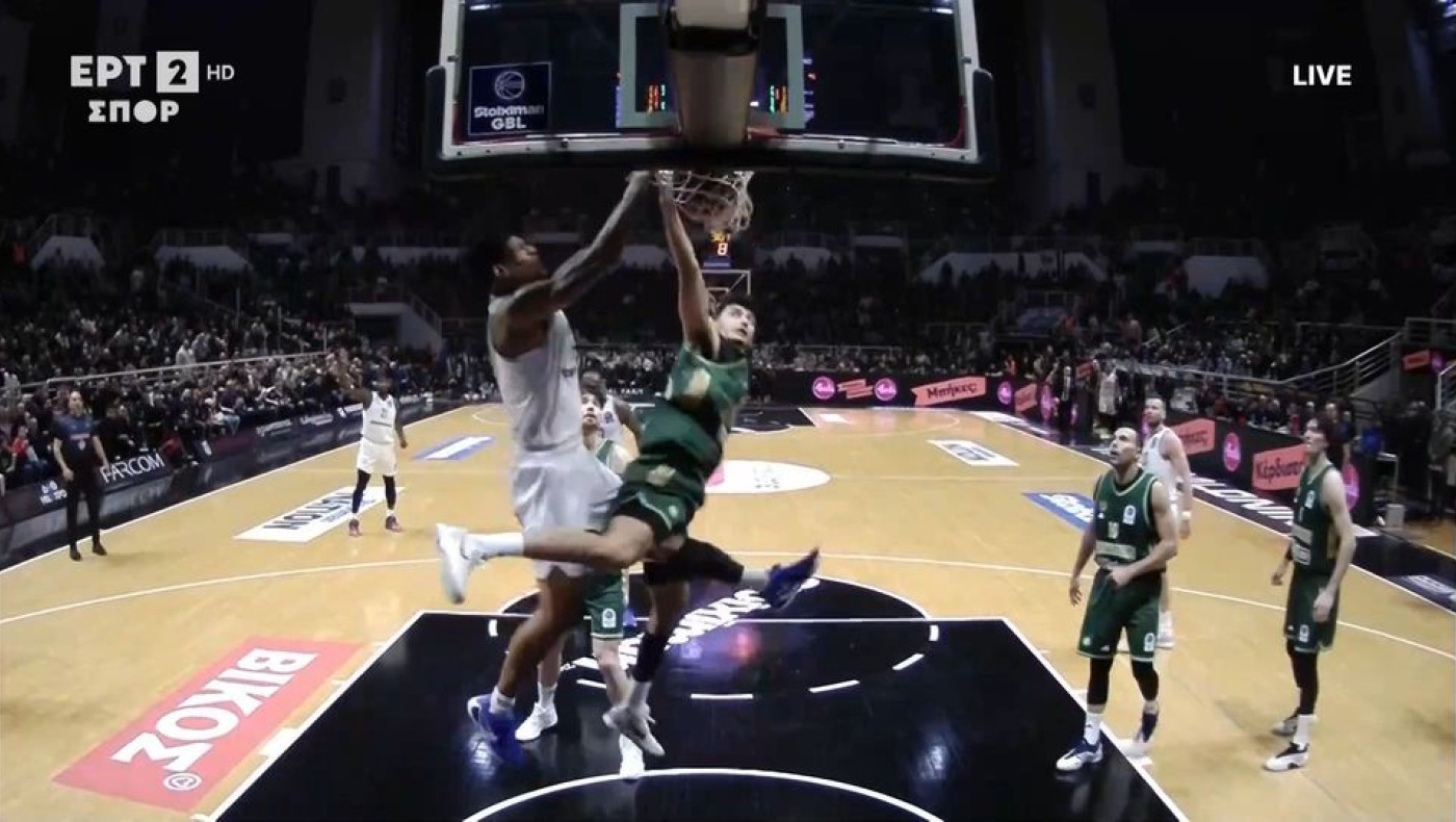 Απίθανο poster κάρφωμα του Μέλβιν στο ΠΑΟΚ-Παναθηναϊκός!