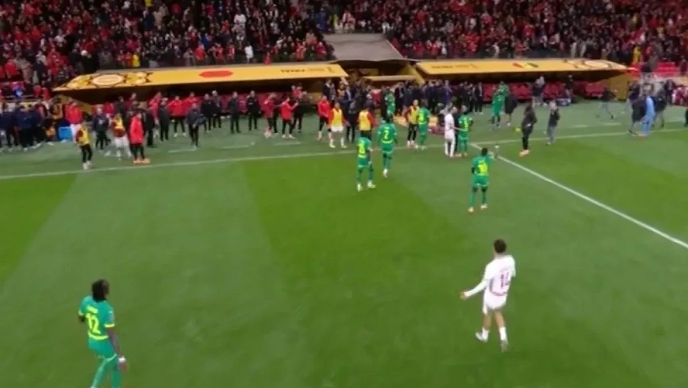 Copa Africa: Το Μαρόκο κέρδισε πέναλτι στα χασομέρια - Οι παίκτες της Σενεγάλης αποχωρούν από το γήπεδο
