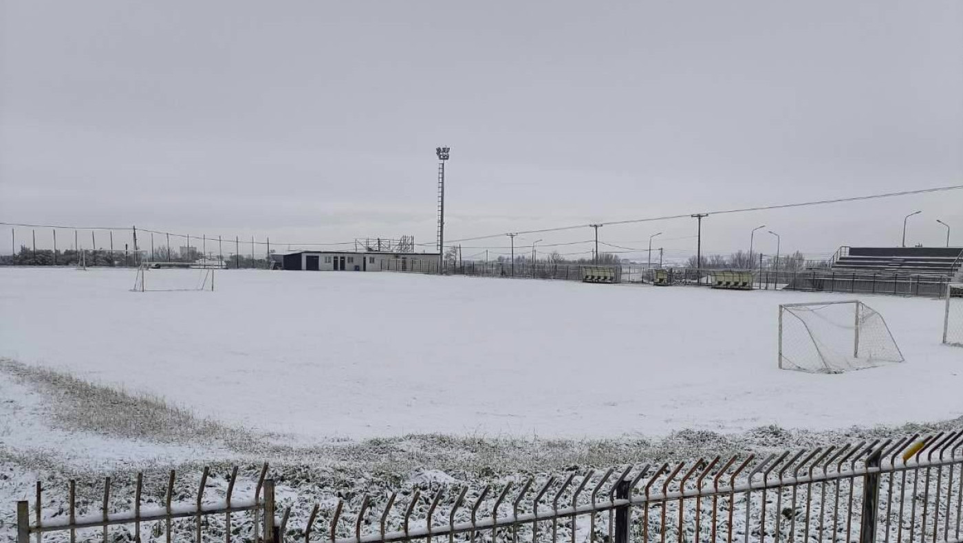 Γήπεδο... παγοδρόμιο: Αναβλήθηκε ο αγώνας Δόξα Ασσήρου-Νίκη Ευκαρπίας