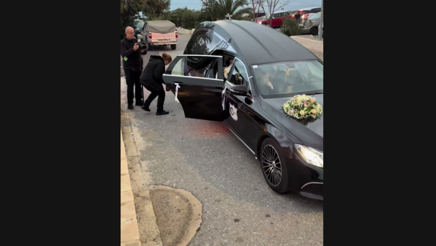 Ηράκλειο: Απίστευτος γαμπρός πήγε στον γάμο του με...νεκροφόρα