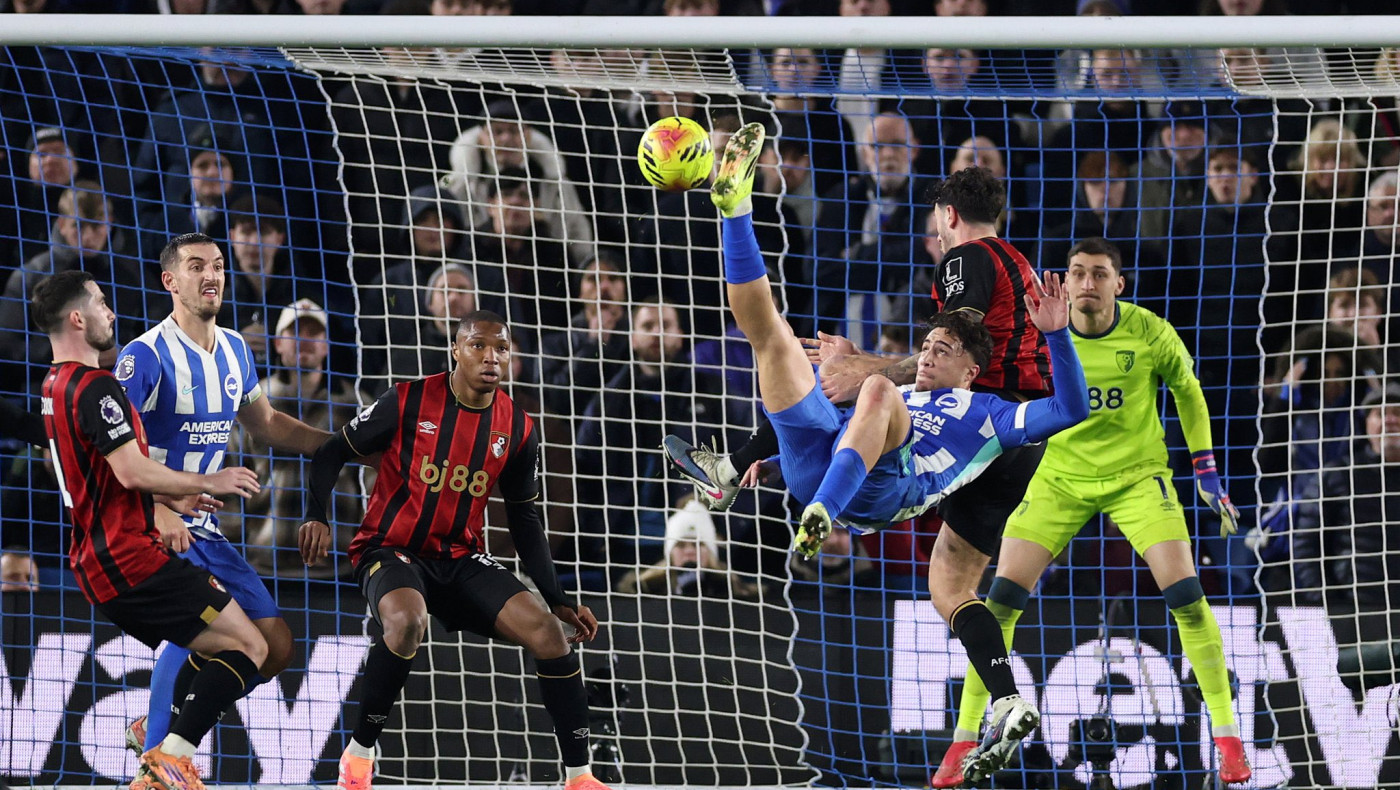 Κωστούλας-Δάκρυσαν οι οπαδοί της Μπράιτον: «Μπάμπη, μας έδωσες ανάμνηση ζωής»