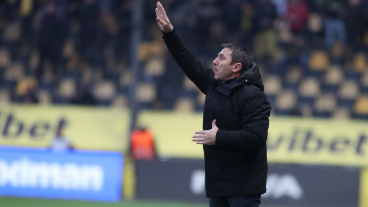 Παπαδόπουλος: «Δεν τα παρατάμε ποτέ-Πετάξαμε το πρώτο ημίχρονο, χάσαμε όλες τις μονομαχίες»