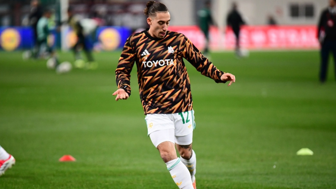 Ρε, Κώστα... Η Γιούχα στον Τσιμίκα επειδή μπέρδεψε τις φανέλες!