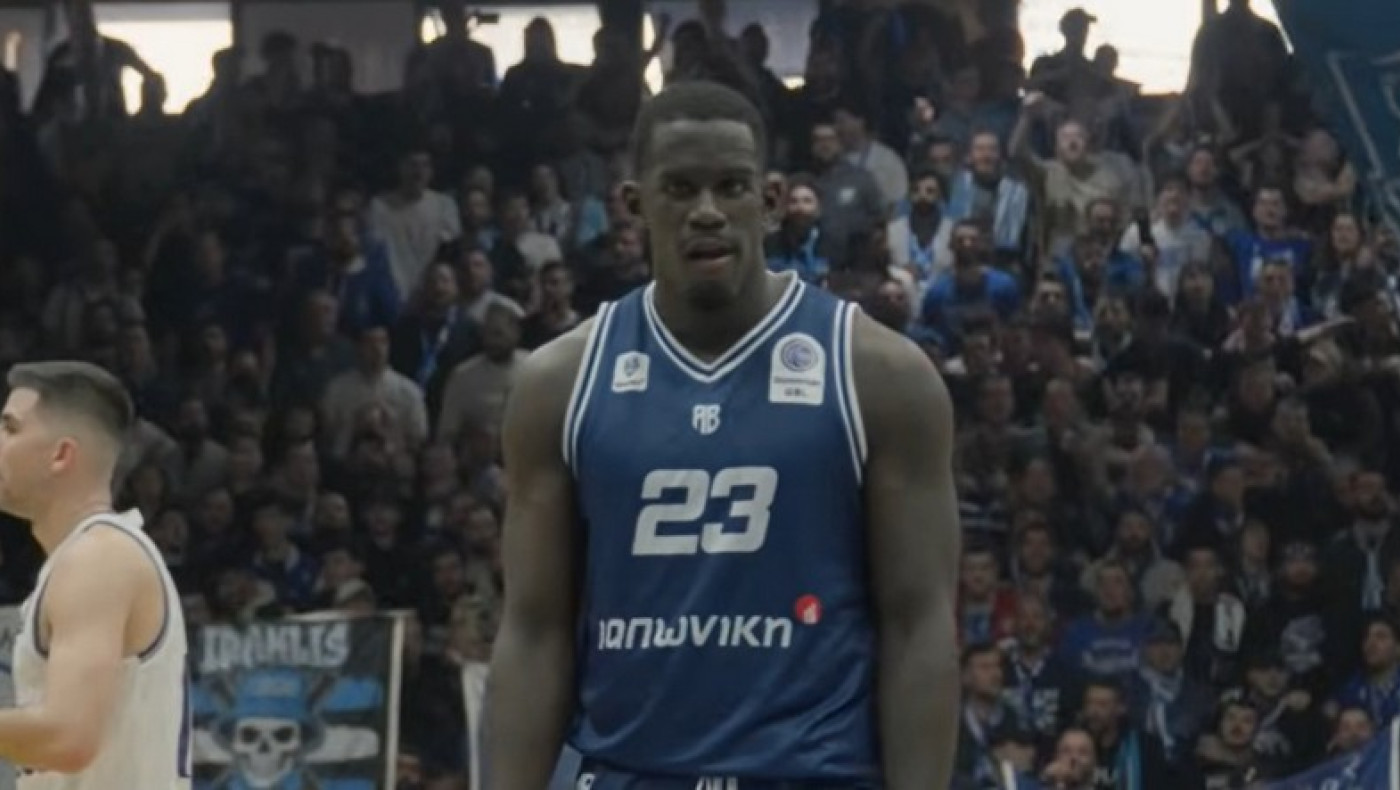 Απολαυστικό βίντεο: Ο Τζέφερσον της Καρδίτσας συμμετέχει με... «έχω ζάλη, ζάλη στο κεφάλι...»