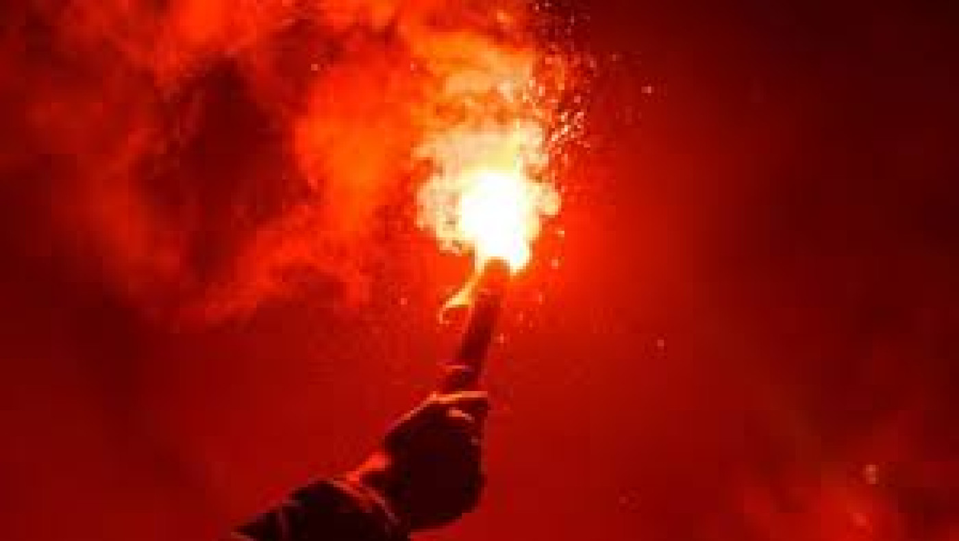 Θεσσαλονίκη: Σύλληψη 26χρονου που άναψε ναυτικές φωτοβολίδες εν ώρα αγώνα