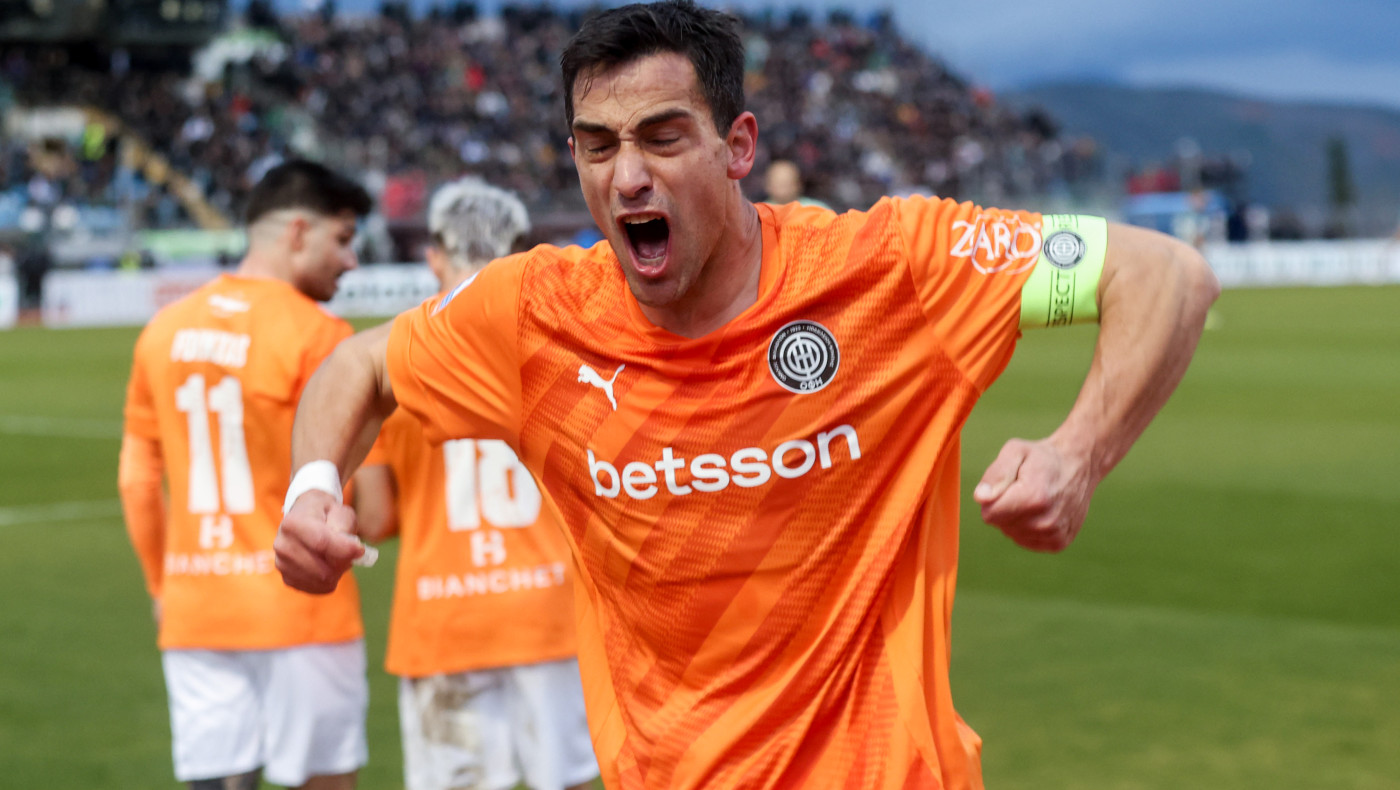 ΟΦΗ με ψυχή και κόντρα σε διαιτησία πήρε το διπλό στη Λιβαδειά και την πρόκριση στον μεγάλο τελικό Κυπέλλου