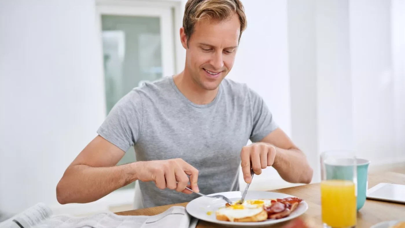 Έφαγε 720 αυγά σε ένα μήνα – Δείτε τι συνέβη στη χοληστερόλη του