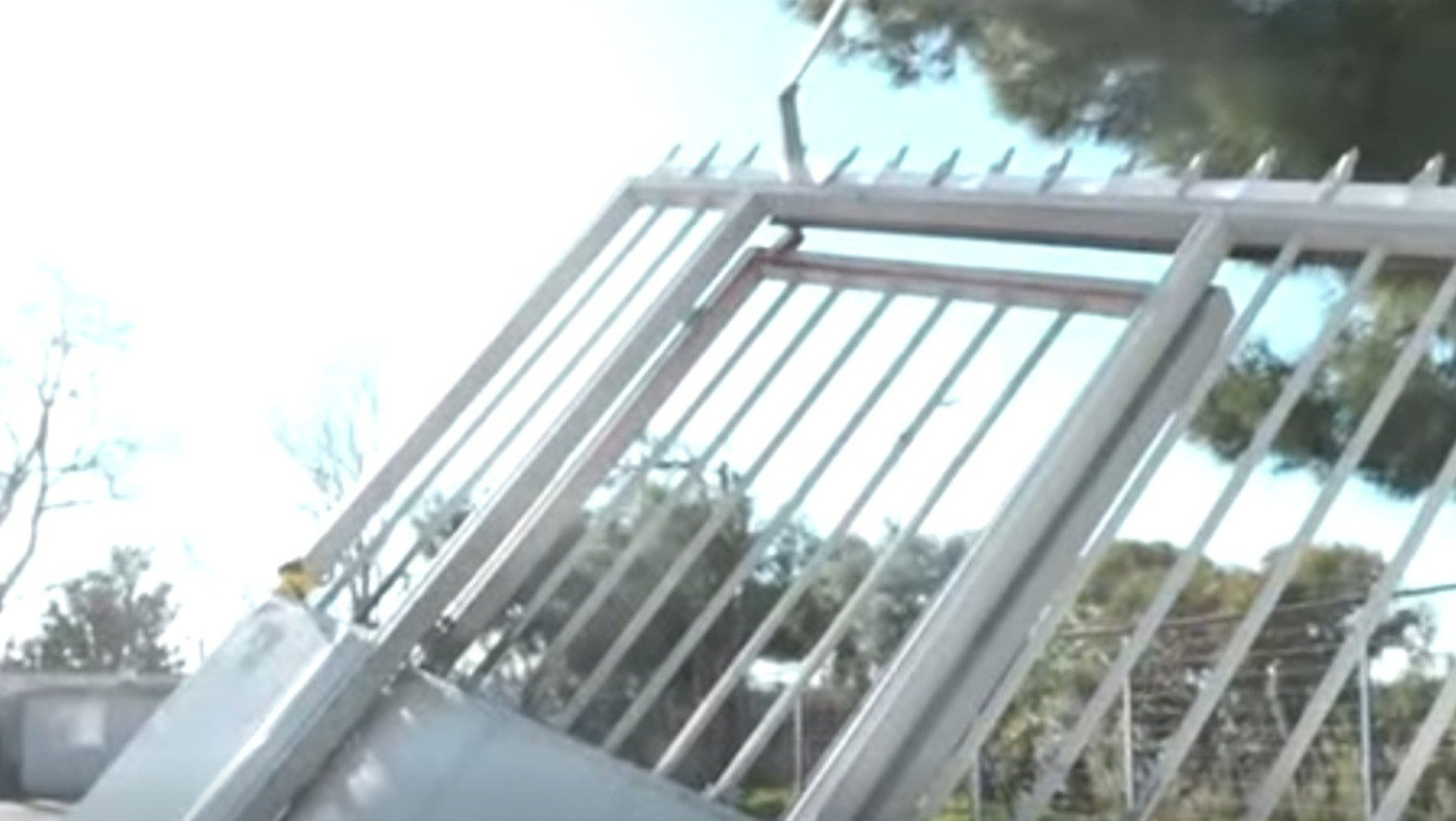 Θεσσαλονίκη: Κατέρρευσε καγκελόπορτα σε Σχολείο