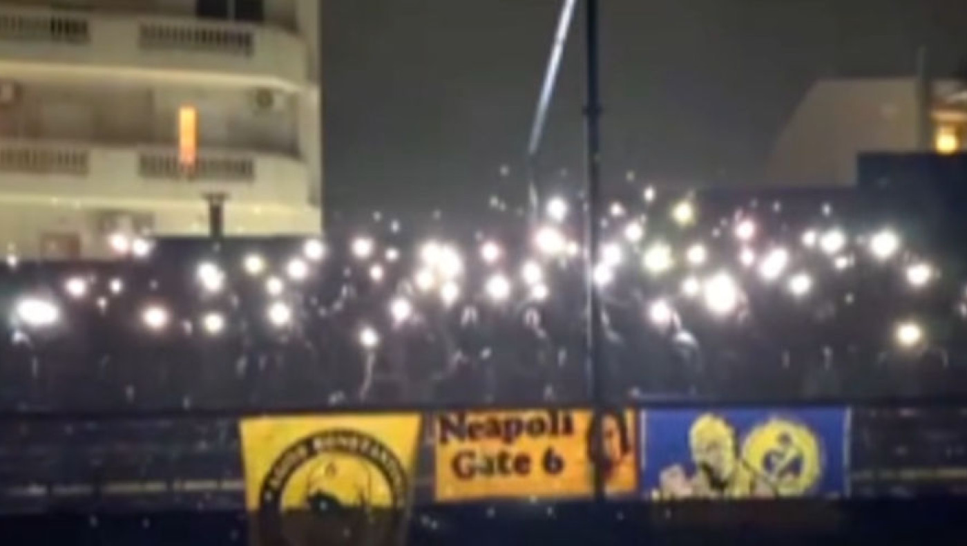 Συγκίνηση: «Δεν φτάνει μια ζωή για να σου τραγουδώ και πέταλο θα χτίσω στον παράδεισο…»