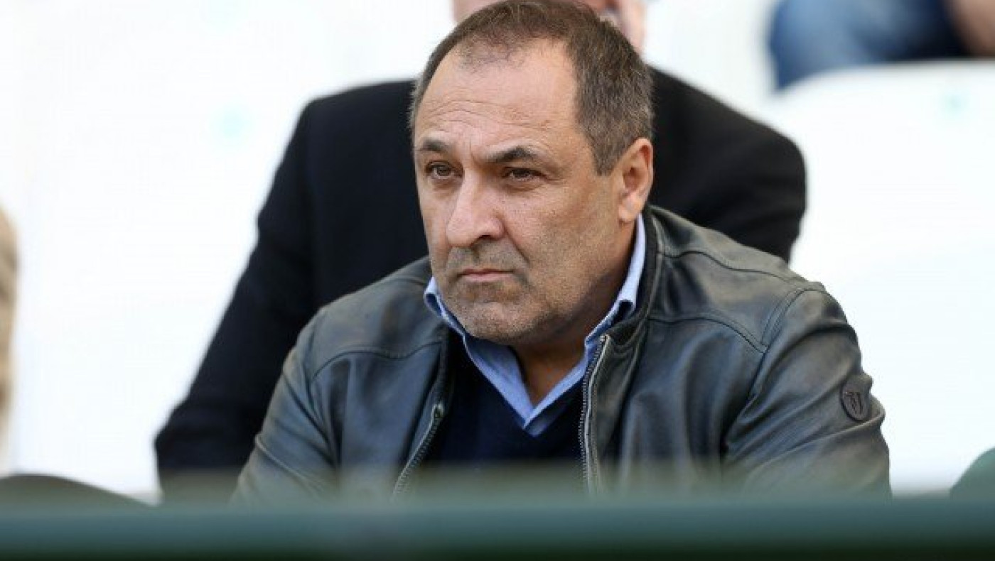 Χείρα βοηθείας                           στον Σπύρο…