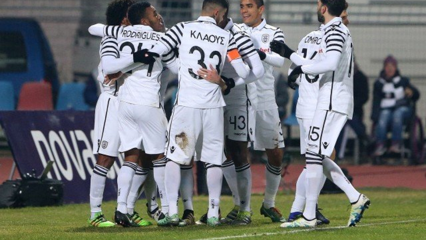 Κεντούσε δαντέλες                             ο ΠΑΟΚ…