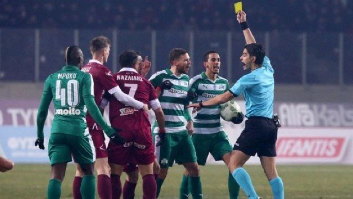 Δεν -Χ-άρηκε κανείς στη                       Λάρισα