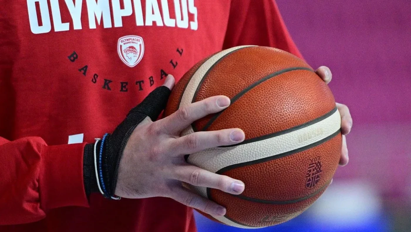 Ολυμπιακός: Mε ειδικό νάρθηκα στην προπόνηση ο Μιλουτίνοβ