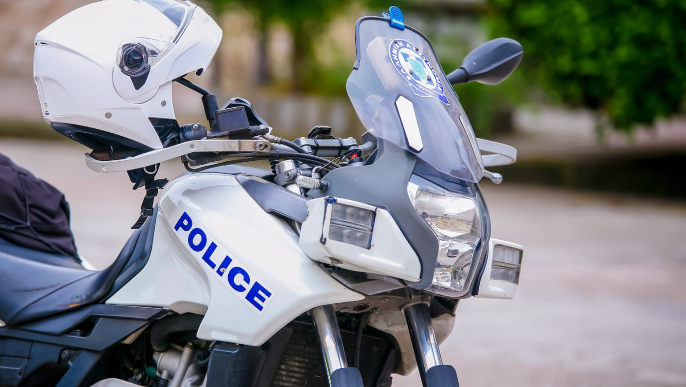 Μαχαιρώματα στην Αχαρνών για την... προτεραιότητα